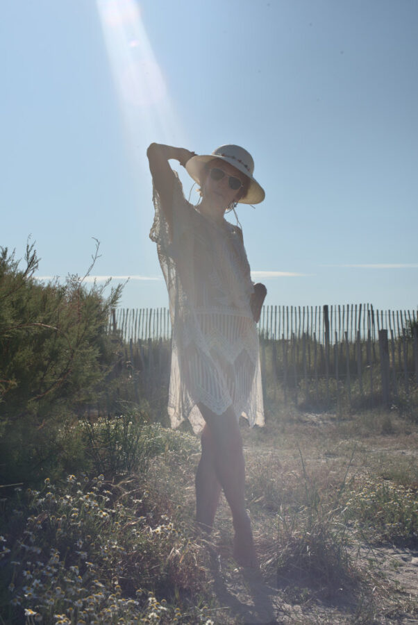 Contre-jour d'une silhouette féminine